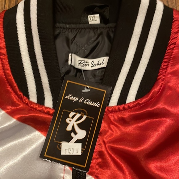 🔥🔥BULLS JACKET 🔥🔥 - Picture 3 of 6